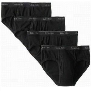 4 pack men’s Calvin Klein breifs